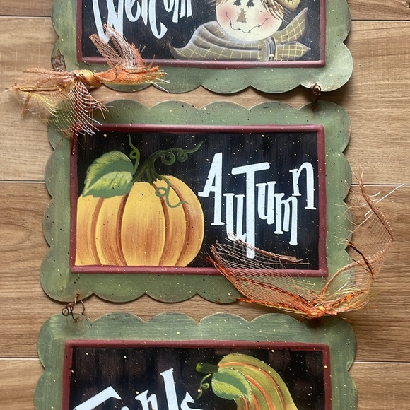 Welcome Autumn Friends Tin Sign - Picture 4 of 8